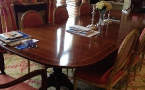 Traditional Dining Table With Chairs